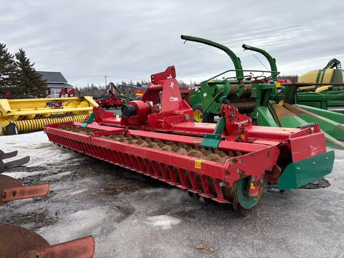 Gallery image 2 for 2012 Kverneland NGS 451 Harrow