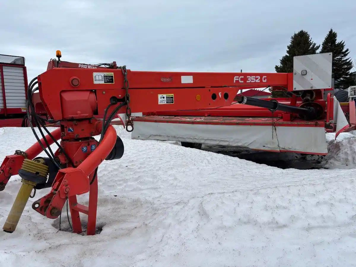 Gallery image 1 for 2010 Kuhn FC 352 G Disc Mower Conditioner