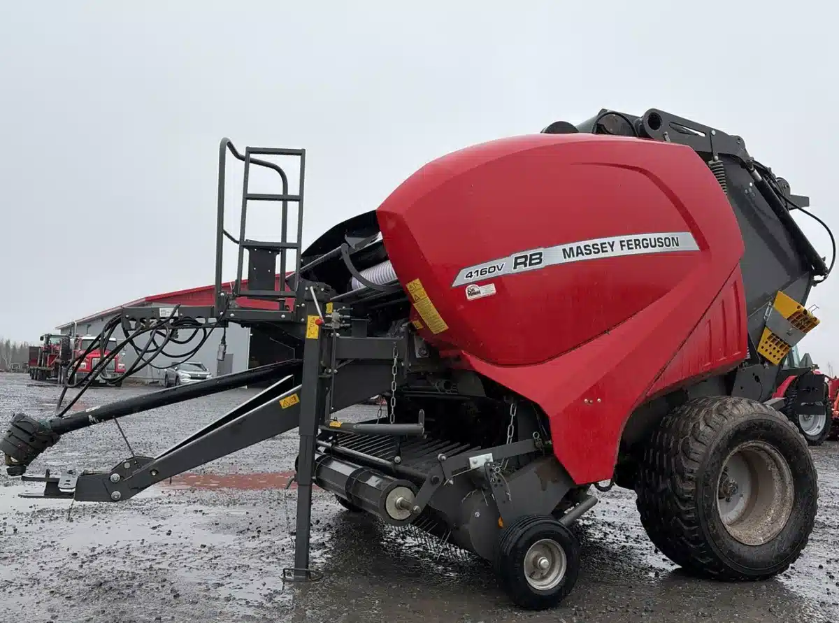 Gallery image 1 for 2019 Massey Ferguson RB 4160V Round Baler