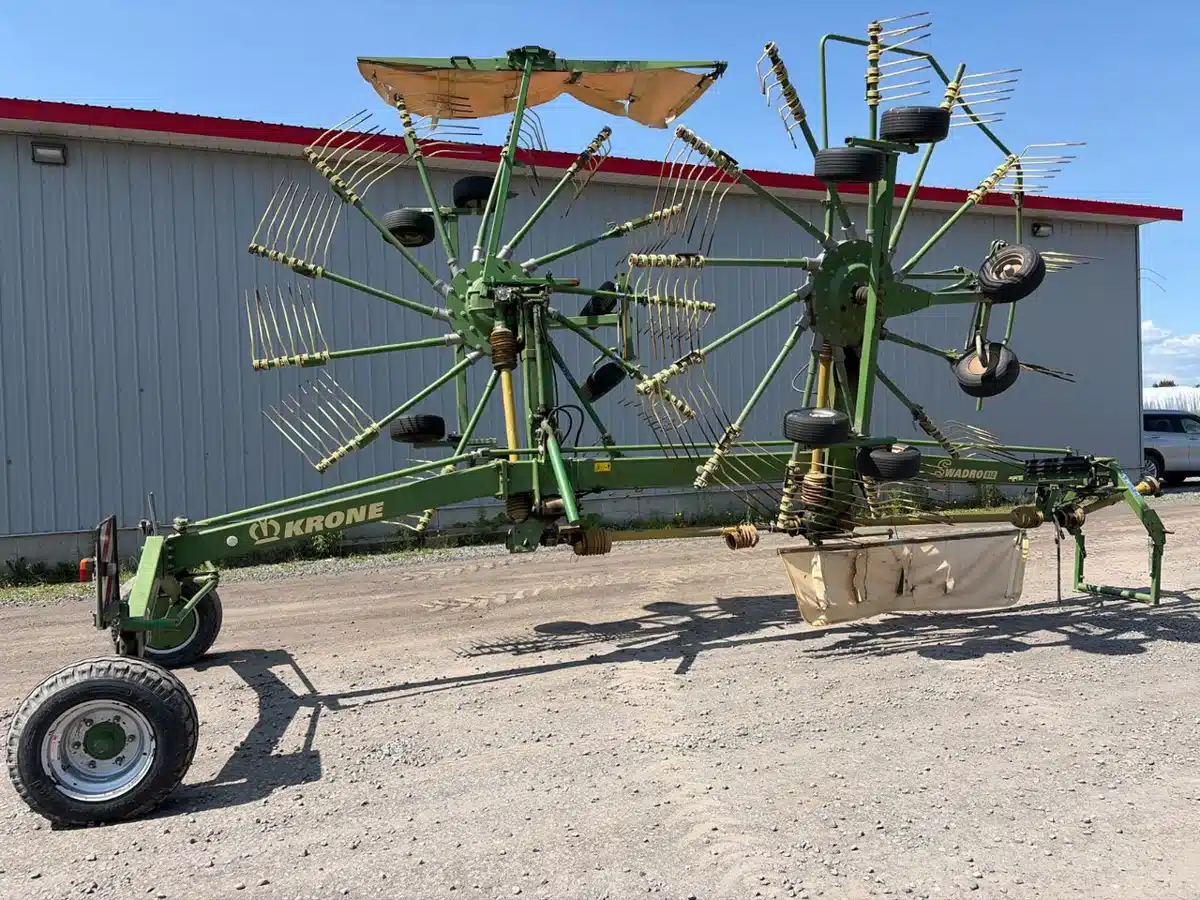 Gallery image 2 for 2011 Krone SWADRO 810 Rake