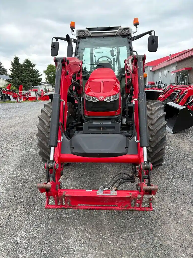 Gallery image 2 for 2016 Massey Ferguson 5713SL Tractor