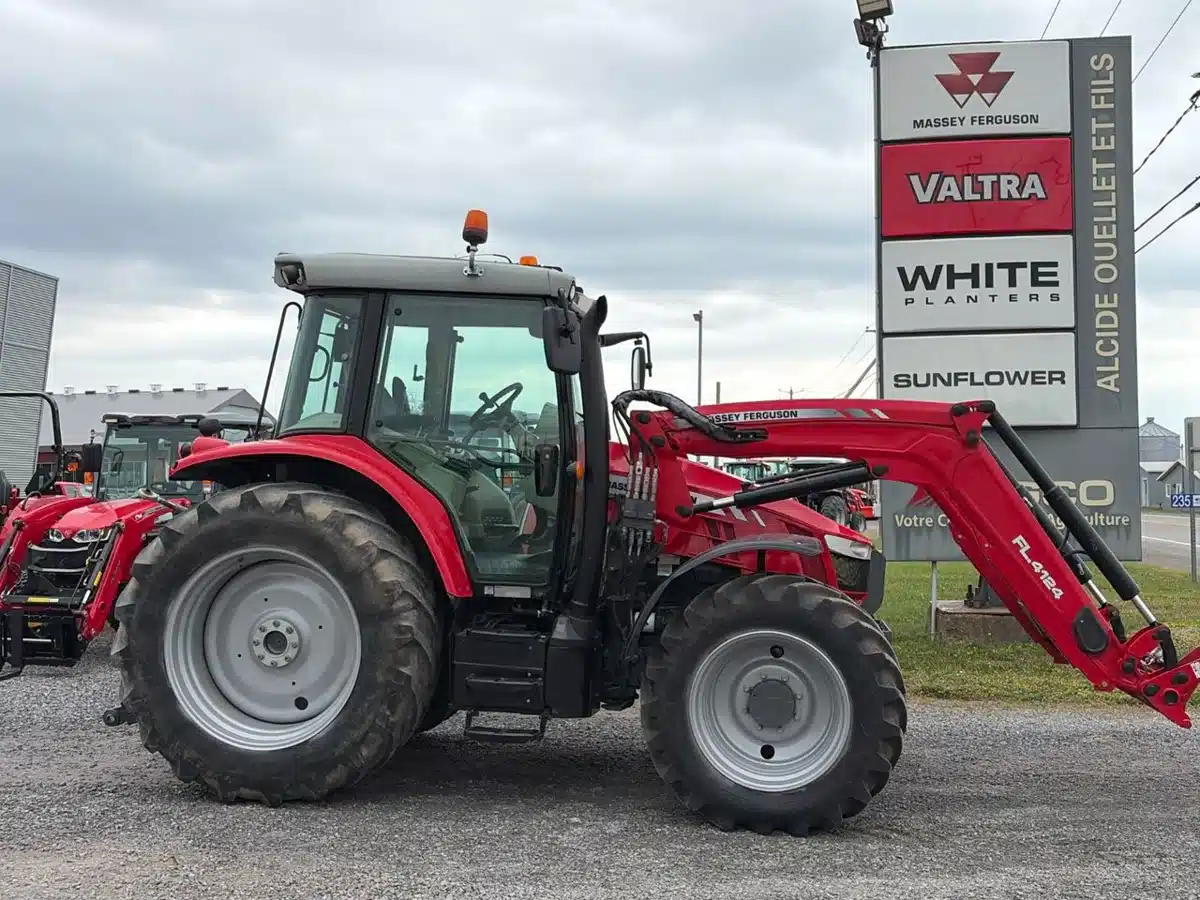 Gallery image 1 for 2016 Massey Ferguson 5713SL Tractor