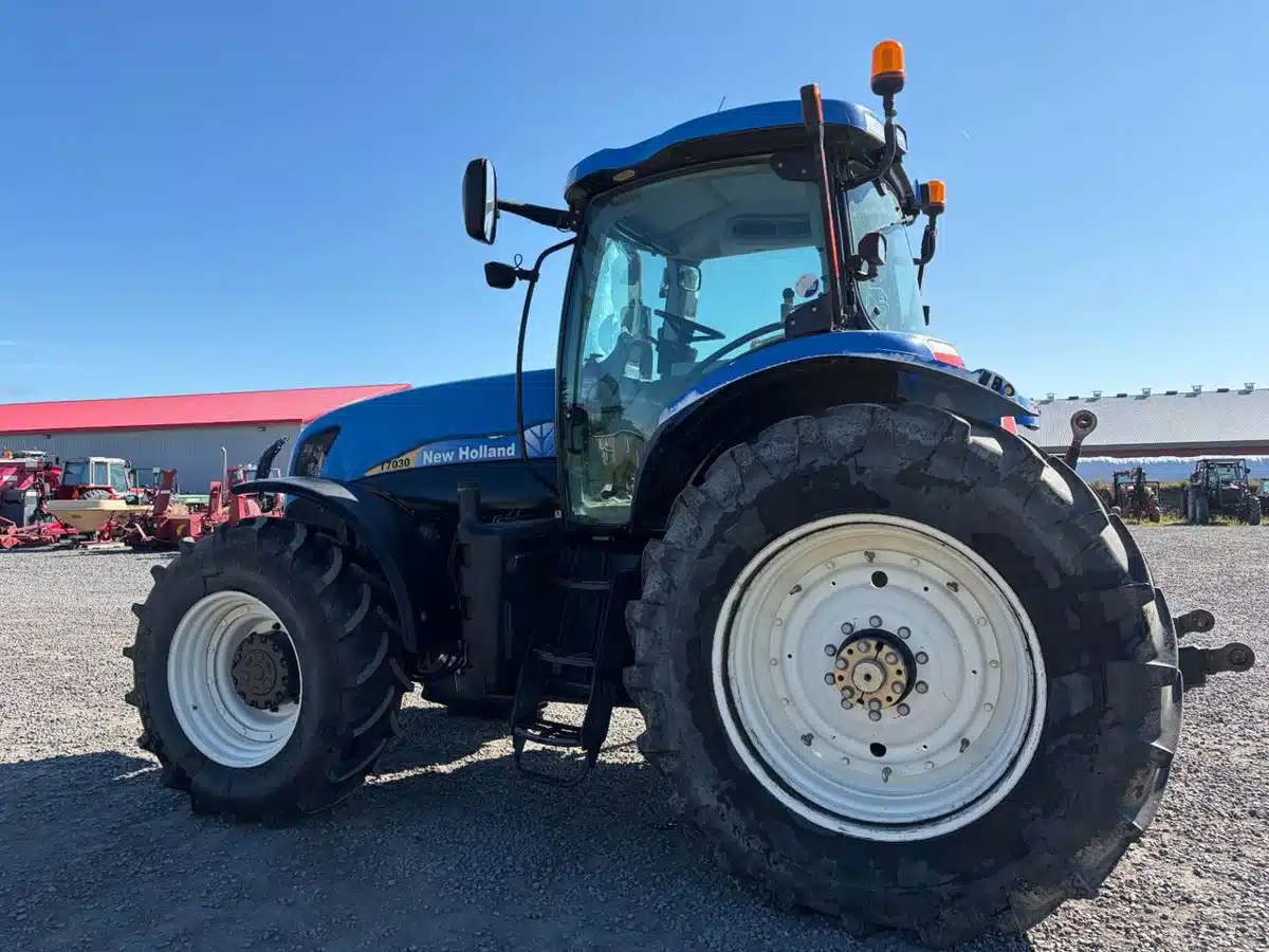 Gallery image 2 for 2009 New Holland T7030 Tractor