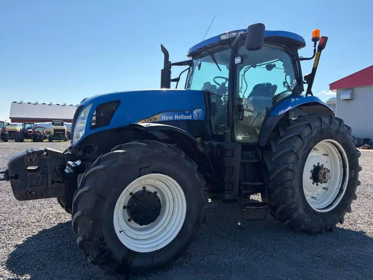 Gallery image 1 for 2009 New Holland T7030 Tractor