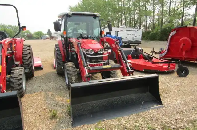 Gallery image 2 for New 2023 Massey Ferguson 1840 M Tractor