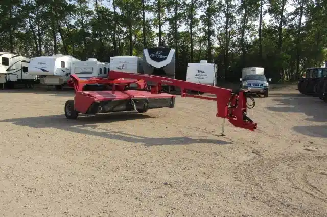 Used 2013 Massey Ferguson 1372 Disc Mower Conditioner