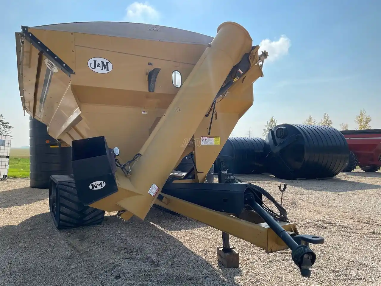 Gallery image 2 for Used 2015 J&M 1120 Grain Cart