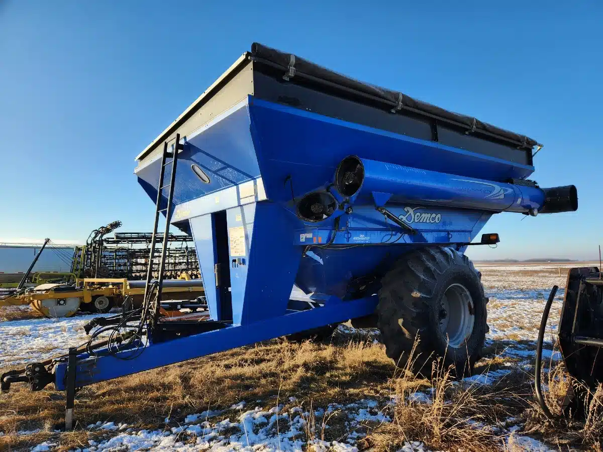 Gallery image 2 for Used 2010 Demco 850 Grain Cart