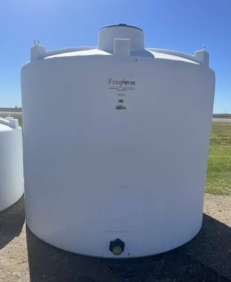 Gallery image 1 for Freeform Plastics GEN2 3,000USG Vertical Flat Bottom Tank