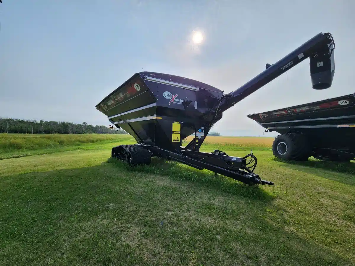 Gallery image 1 for New 2024 J&M 1522 Grain Cart