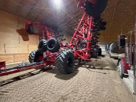 Photo de la Galerie 2 pour 2025 Bourgault 3335-86 Semoir à air