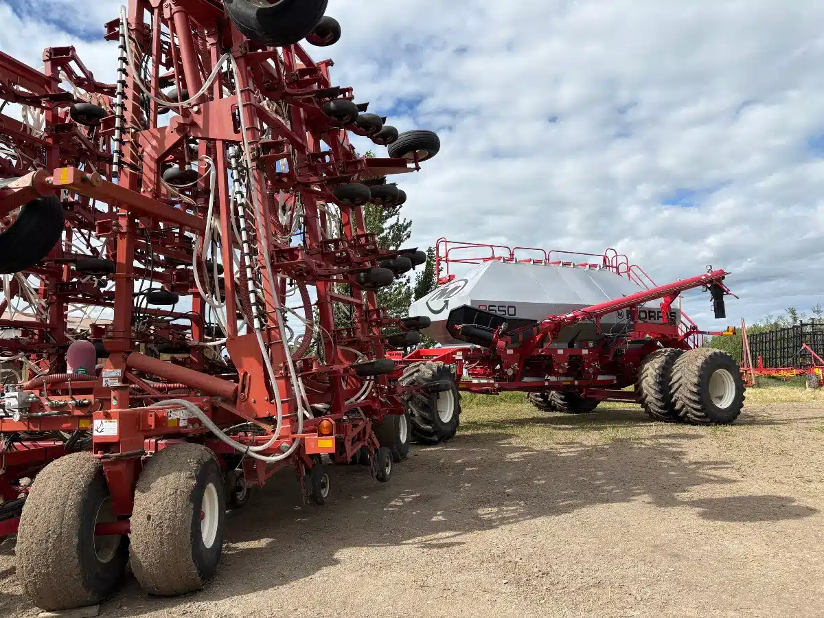 Photo de la Galerie 2 pour 2014 Bourgault 9650 Remorque pneumatique