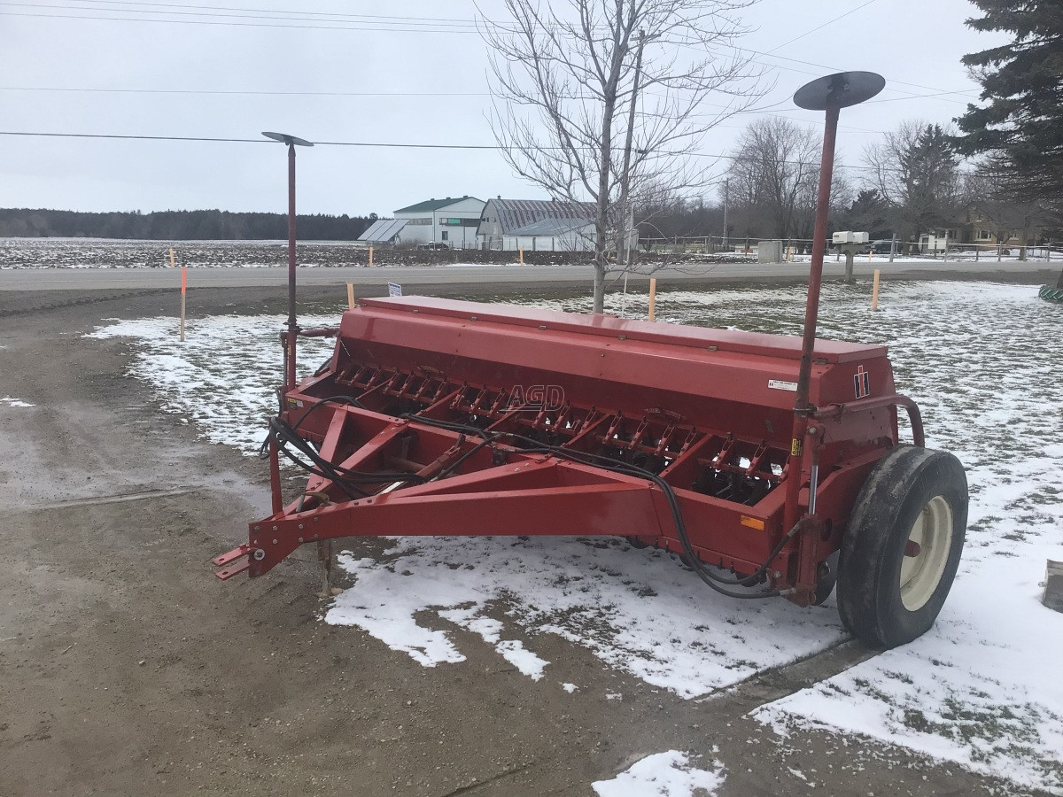 Gallery image 2 for Used International Harvester 5100 Drill