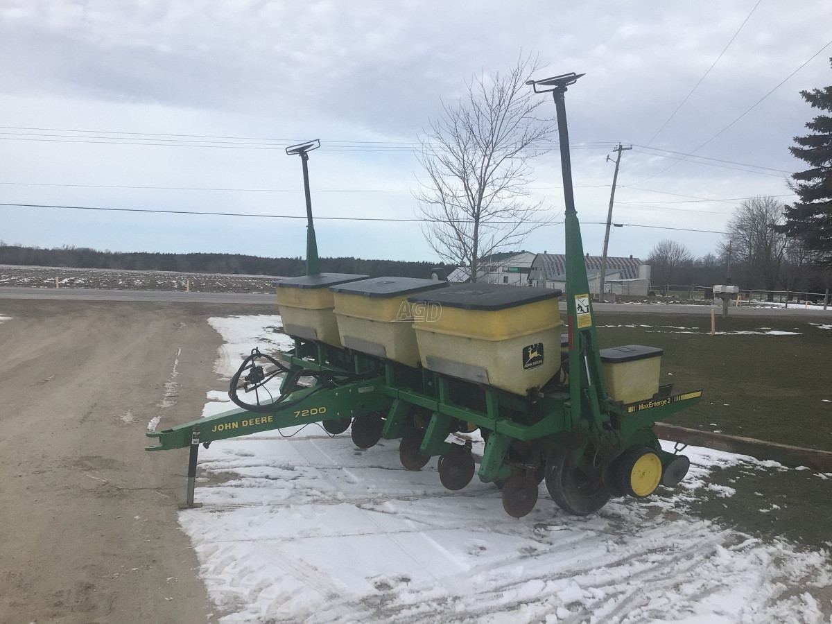 Gallery image 1 for Used John Deere 7200 Planter