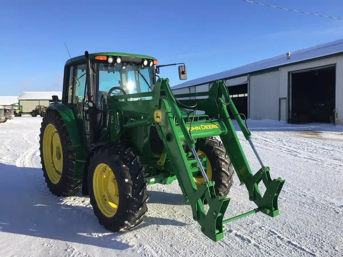 Gallery image 2 for Used 2002 John Deere 6420 Tractor