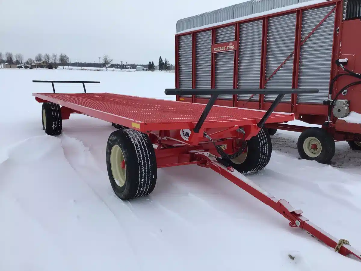 Gallery image 2 for New 2025 EMH Welding 8530FL Bale Wagon