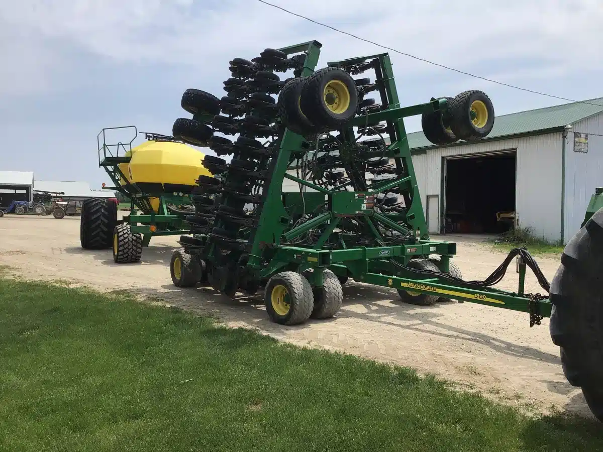 Gallery image 2 for Used 2007 John Deere 1890 Air Drill