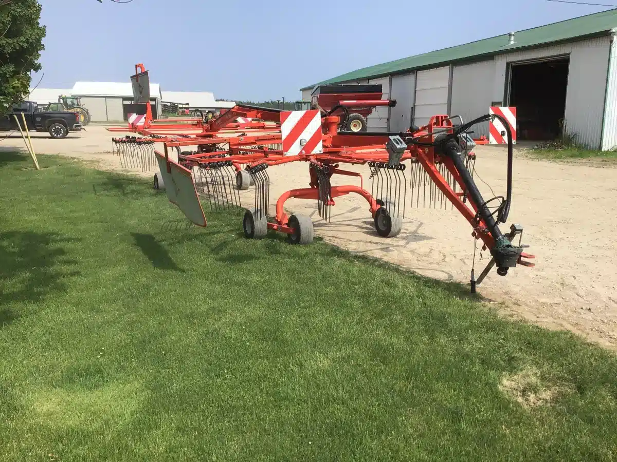 Gallery image 2 for Used Kuhn GA 9032 Rake
