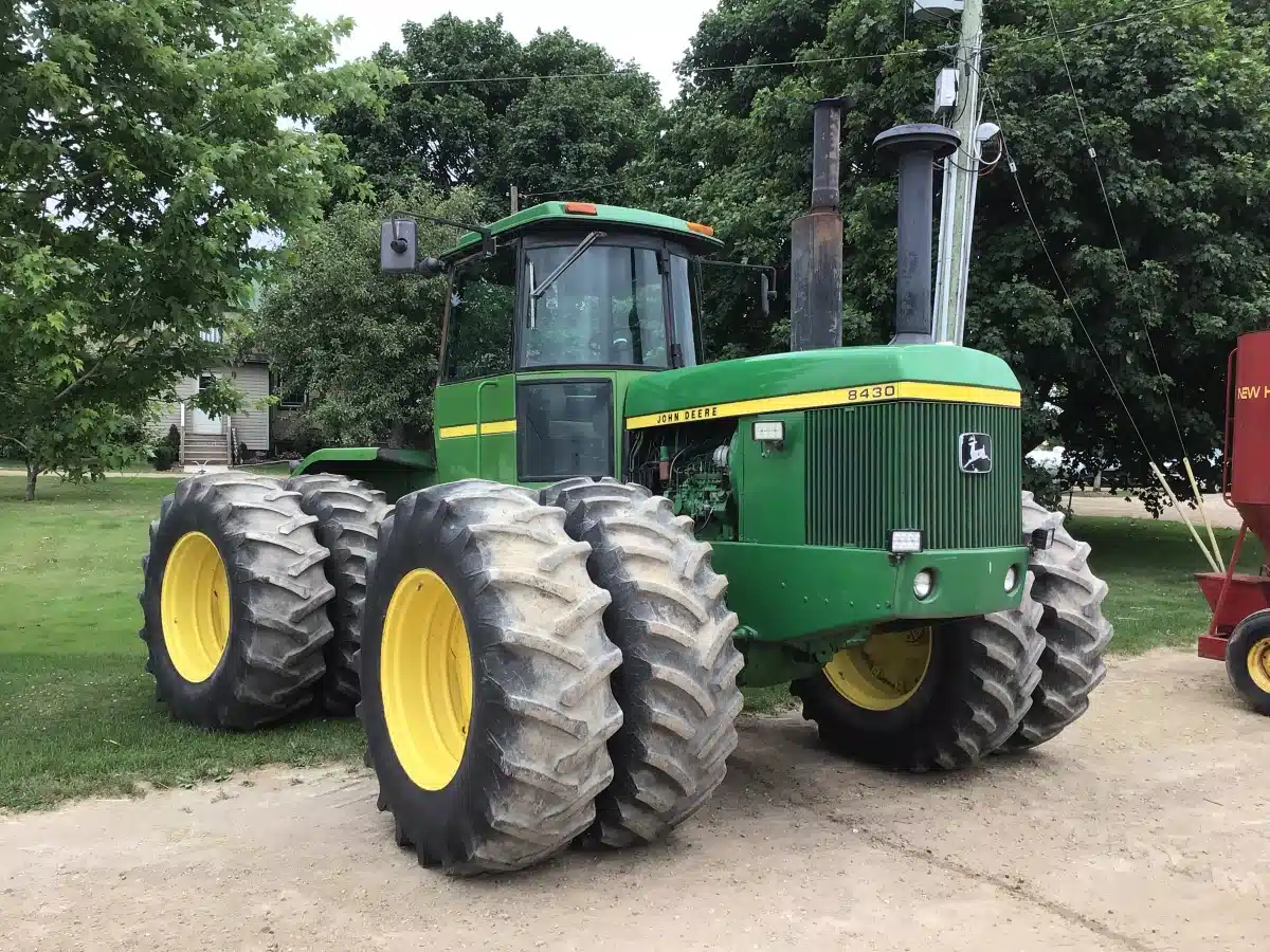 Gallery image 2 for Used 1976 John Deere 8430 Tractor