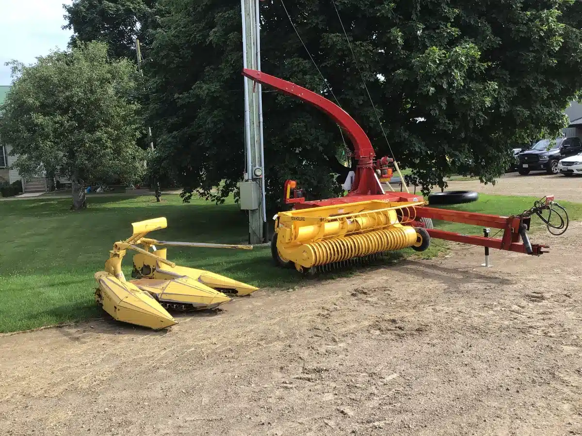 Gallery image 2 for Used New Holland 790 Forage Harvester