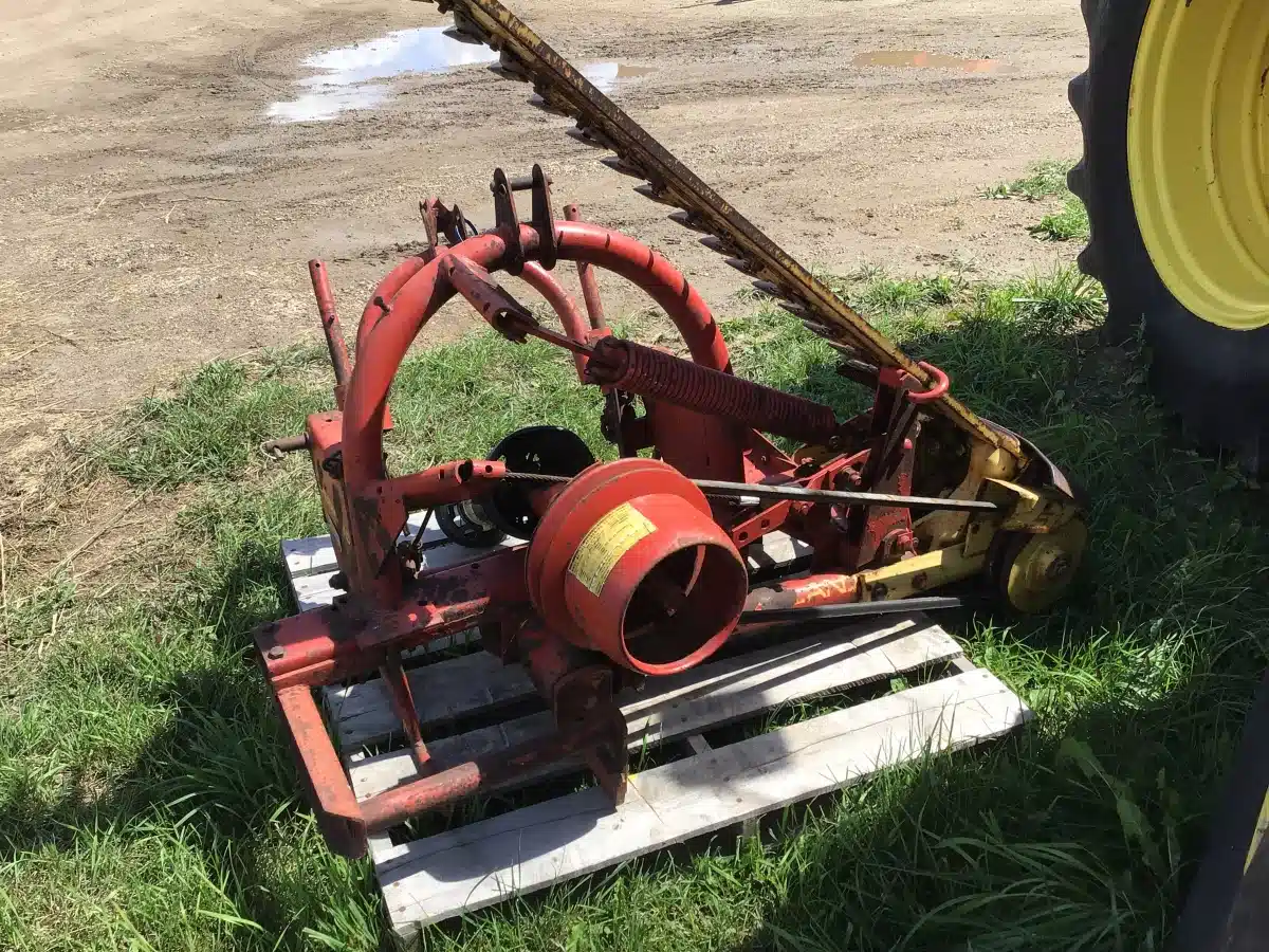 Gallery image 2 for Used New Holland 451 Mower - Sickle