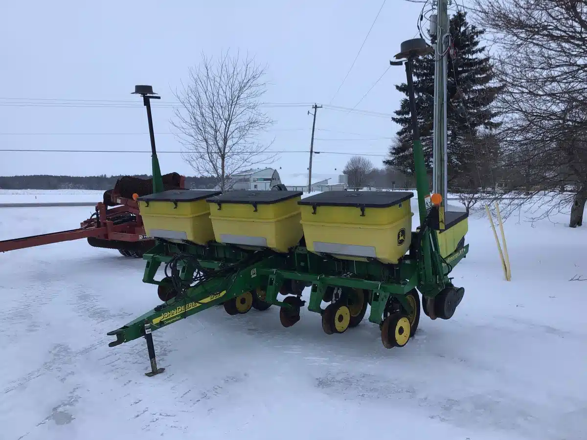 John Deere 1750 Planter