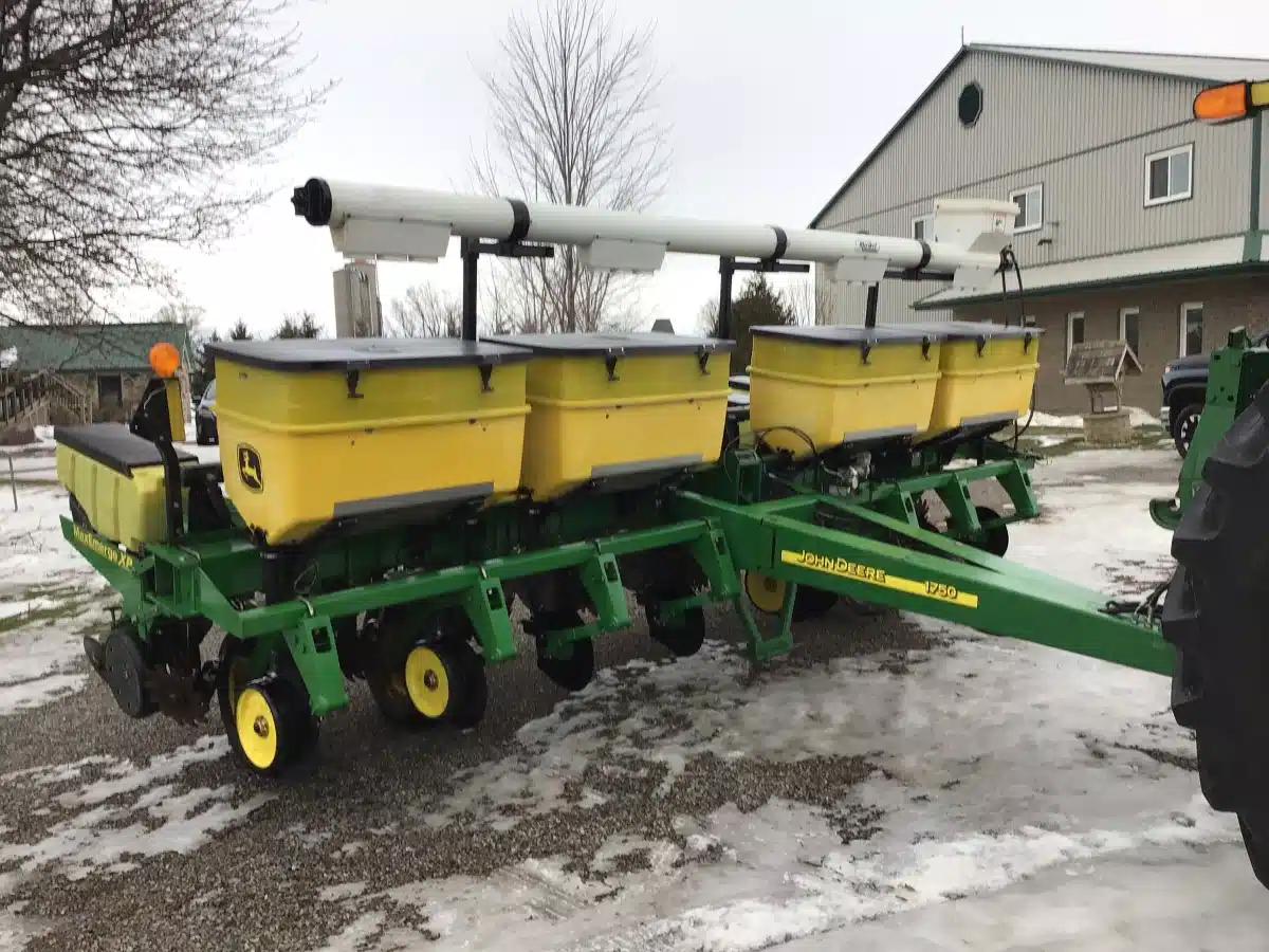 Gallery image 2 for 2012 John Deere 1750 Planter