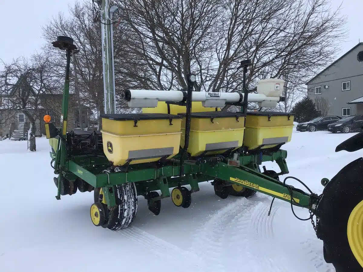 Gallery image 2 for John Deere 1780 Planter