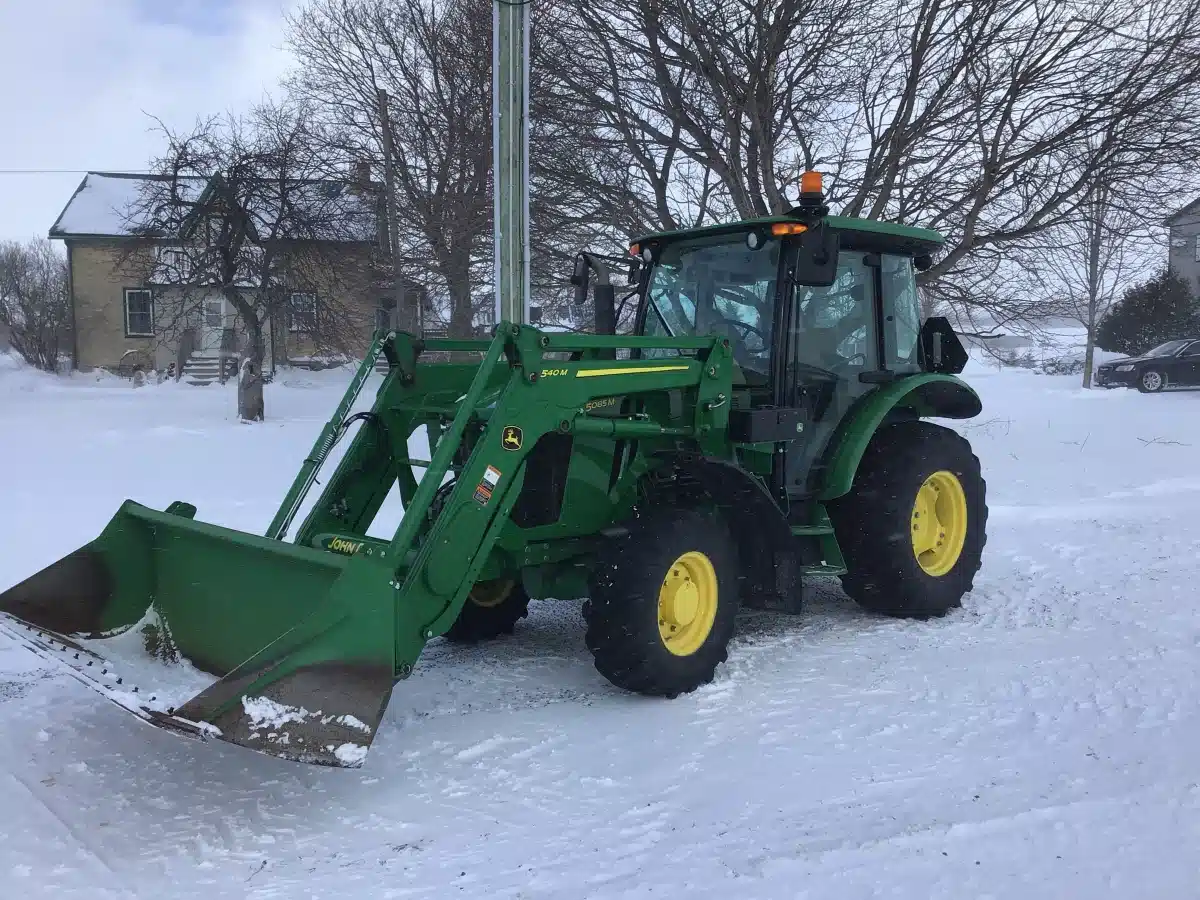 John Deere 5085M Tractor
