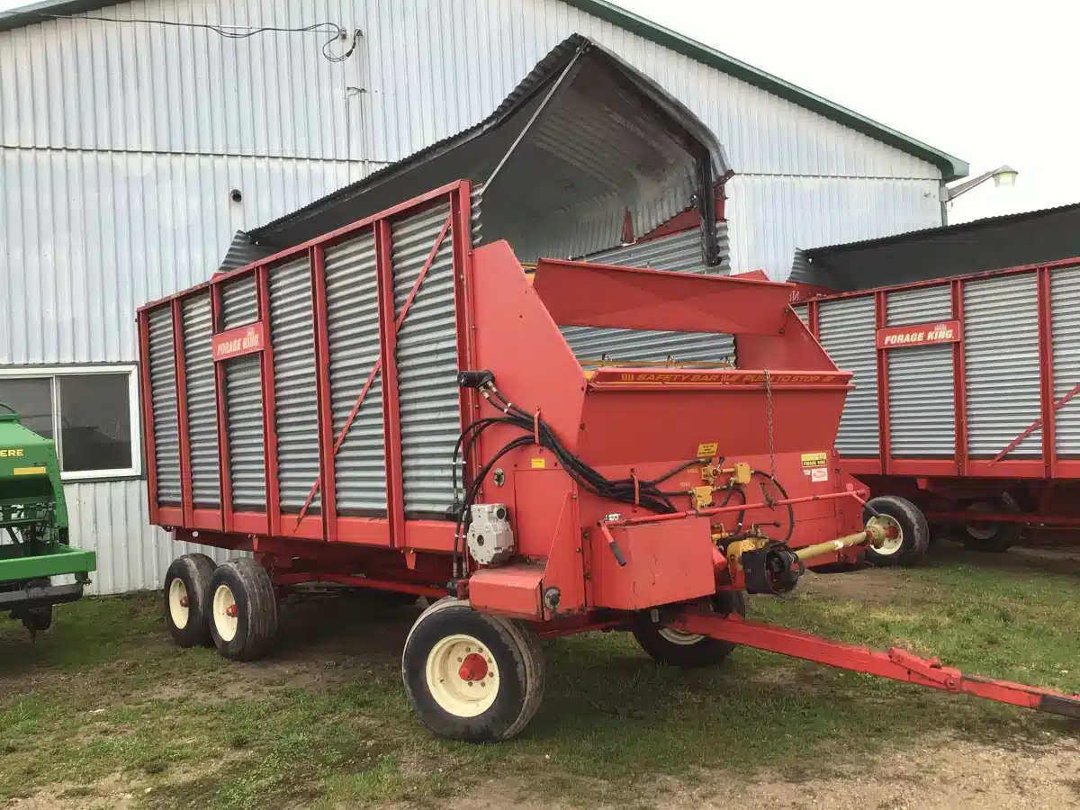 Gallery image 2 for Forage King 318H Silage Wagon