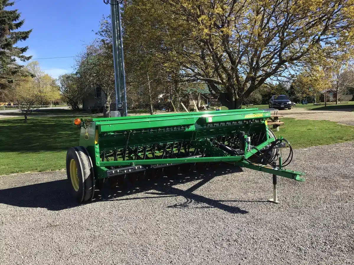 Gallery image 2 for John Deere BD1113 Drill
