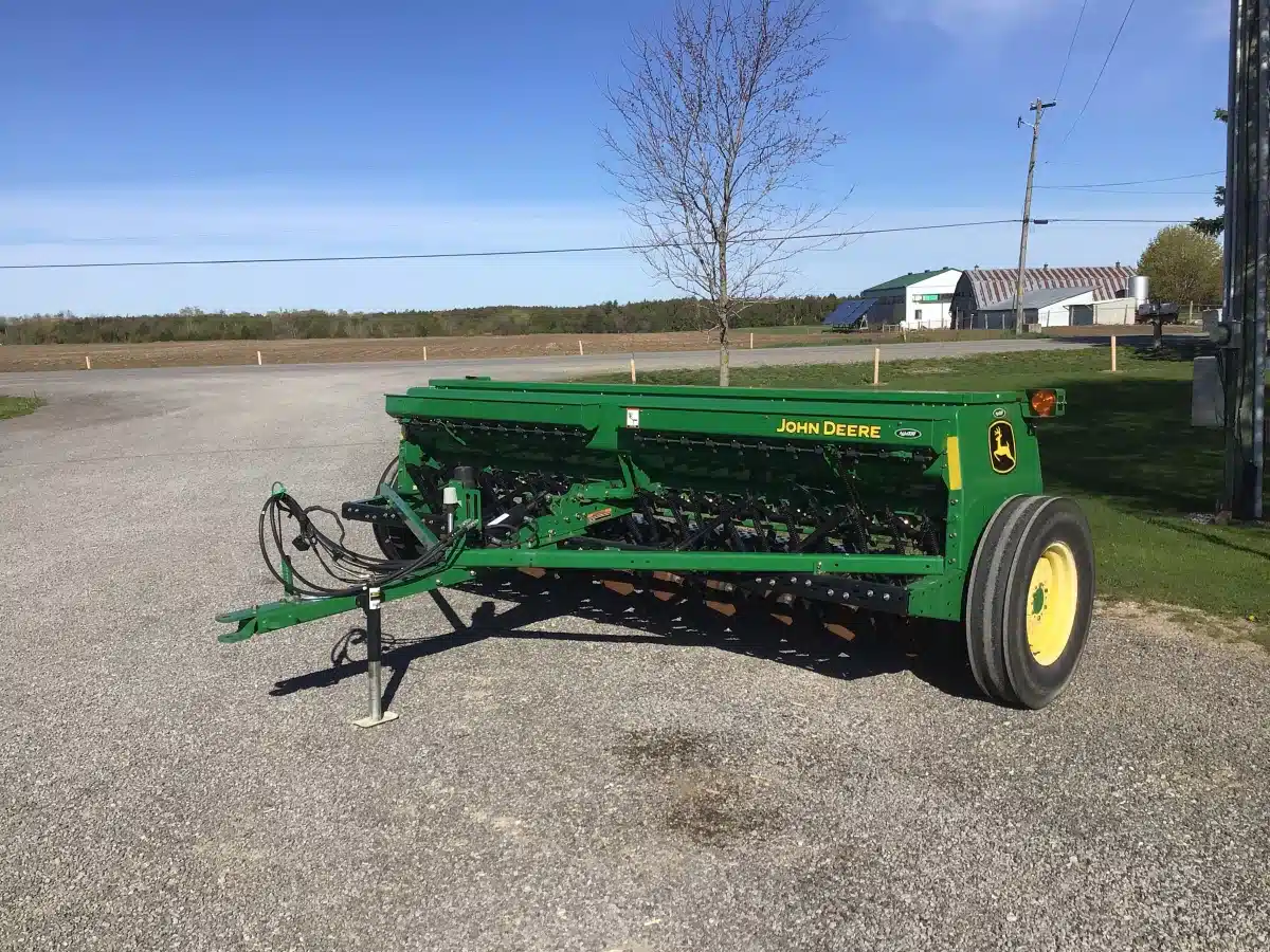 Gallery image 1 for John Deere BD1113 Drill