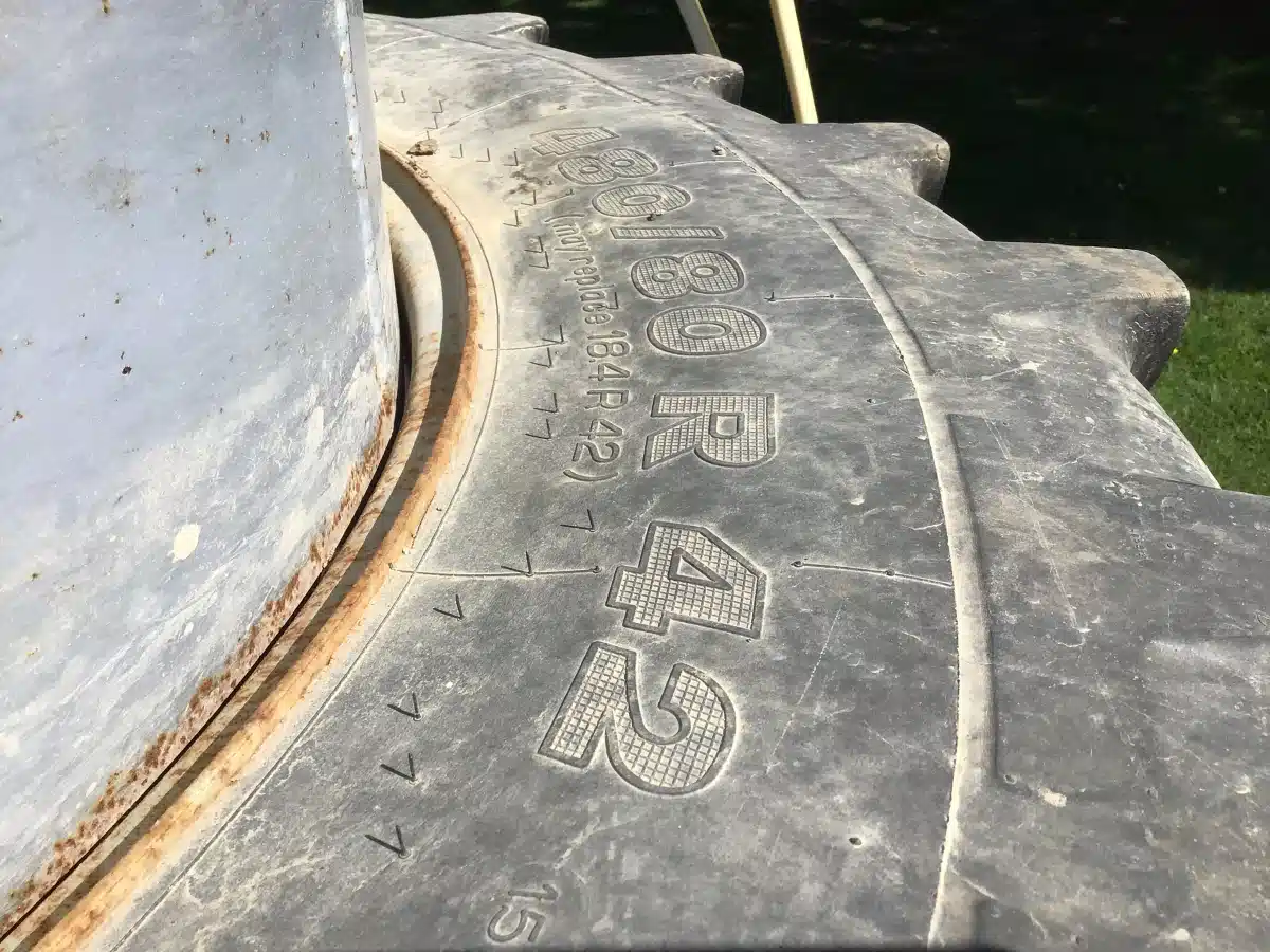 Photo de la Galerie 2 pour Michelin 480/80R42 Roues double