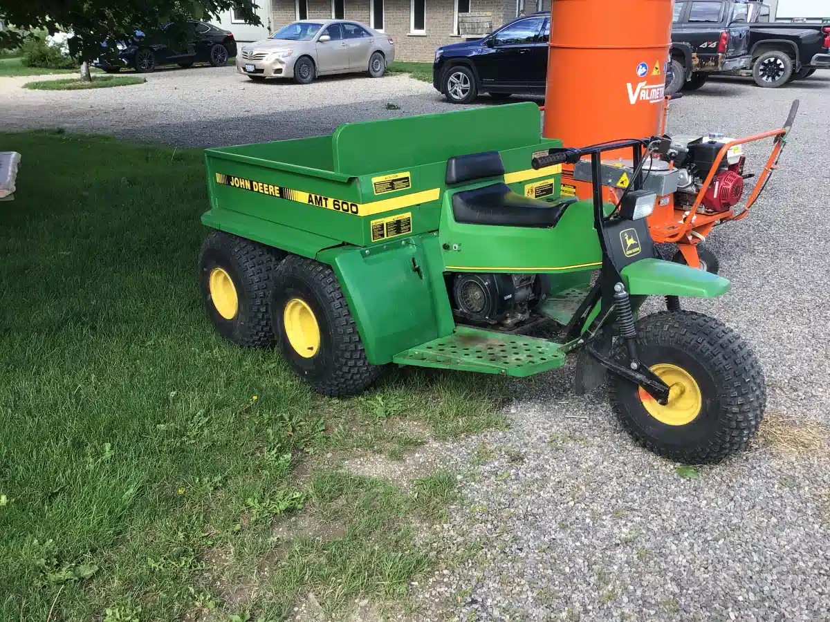 Photo de la Galerie 1 pour John Deere GATOR AM626 Véhicule utilitaire