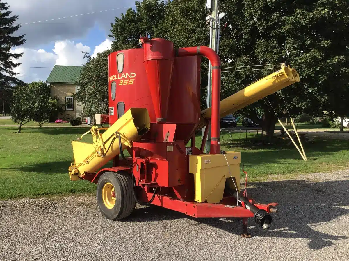 Gallery image 1 for New Holland 355 Mix Mill
