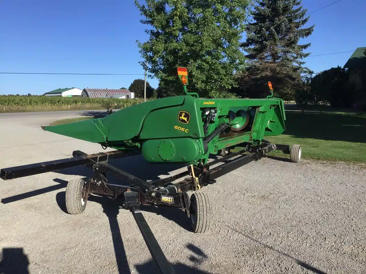 Photo de la Galerie 1 pour John Deere 606C Nez - Maïs