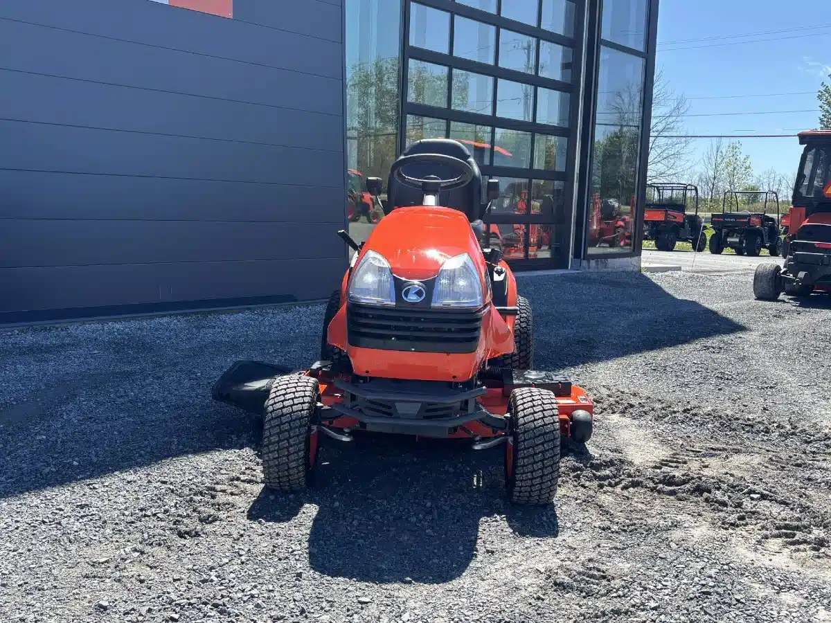 Gallery image 2 for 2023 Kubota T2290KWT Lawn Tractor