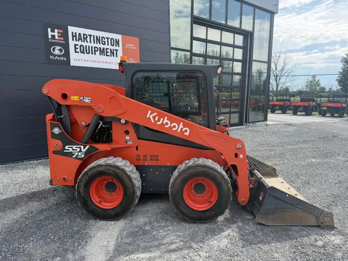 Gallery image 2 for 2023 Kubota SSV75P Skid Steer