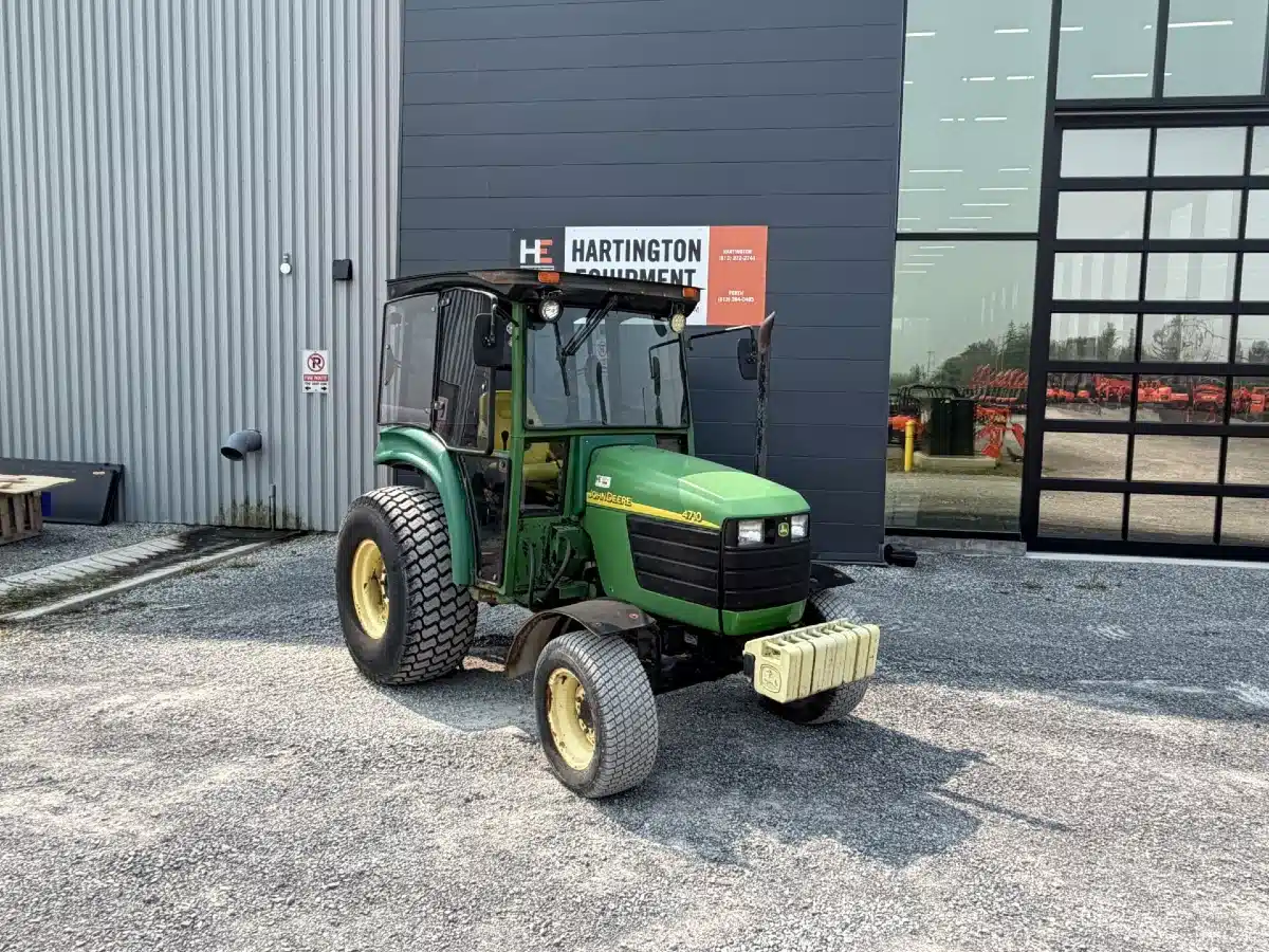 Photo de la Galerie 1 pour 2002 John Deere 4710 Tracteur