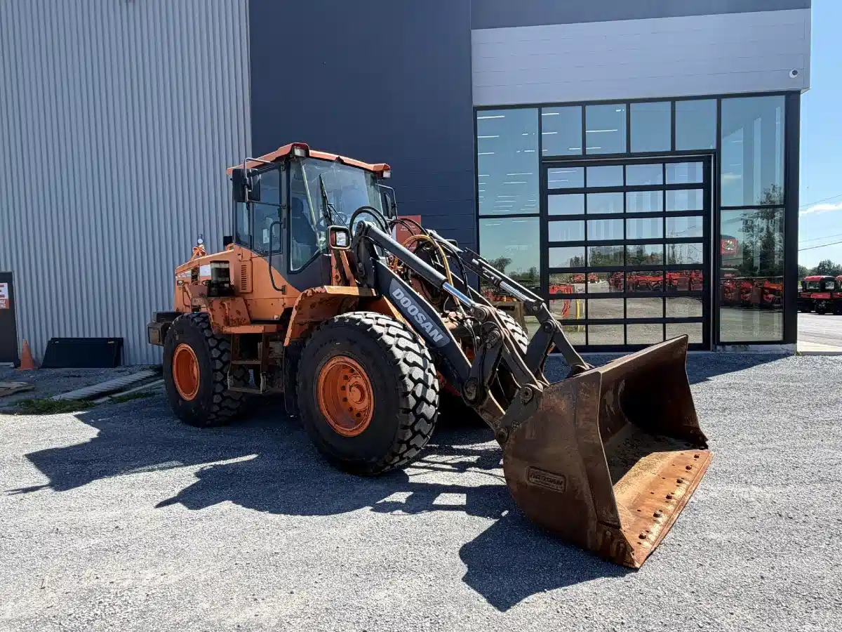 Photo de la Galerie 1 pour 2015 Doosan DL 200TC Chargeur sur roues
