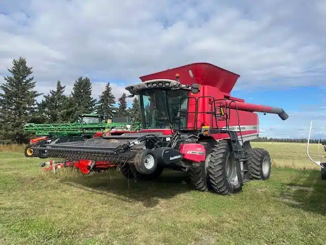 Gallery image 2 for Used 2009 Massey Ferguson 9795 Combine