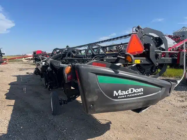 Gallery image 2 for Used 2016 MacDon FD75 Header - Flex Draper