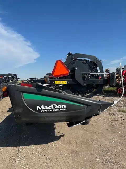 Gallery image 1 for Used 2016 MacDon FD75 Header - Flex Draper
