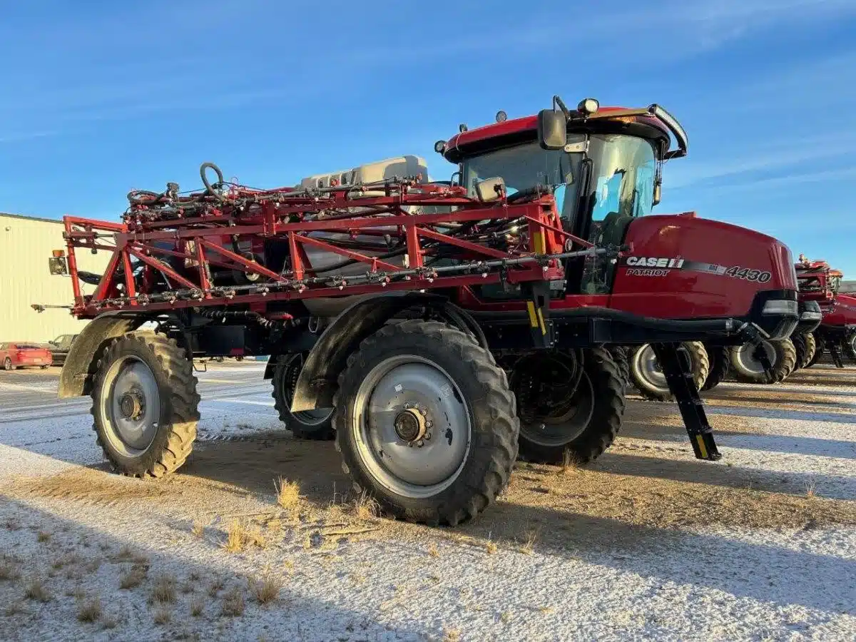 Gallery image 2 for 2014 Case IH PATRIOT 4430 Sprayer - Self Propelled