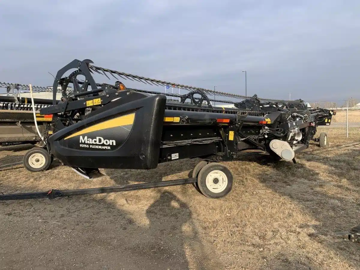 Gallery image 2 for Used 2016 MacDon FD75 Header - Flex Draper