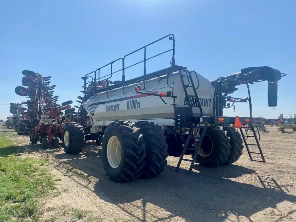 Gallery image 1 for Used 2012 Bourgault 3320-76 Air Drill