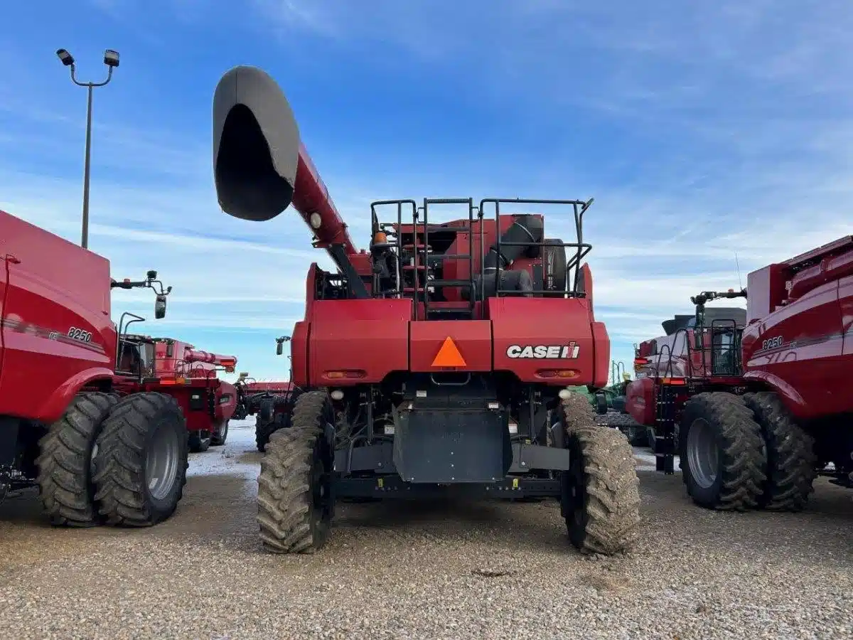 Gallery image 2 for Used 2011 Case IH 8120 Combine