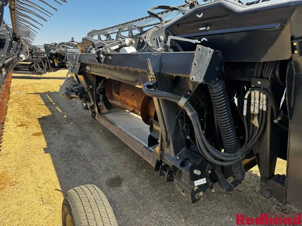 Gallery image 2 for Used 2017 MacDon FD75 Header - Flex Draper