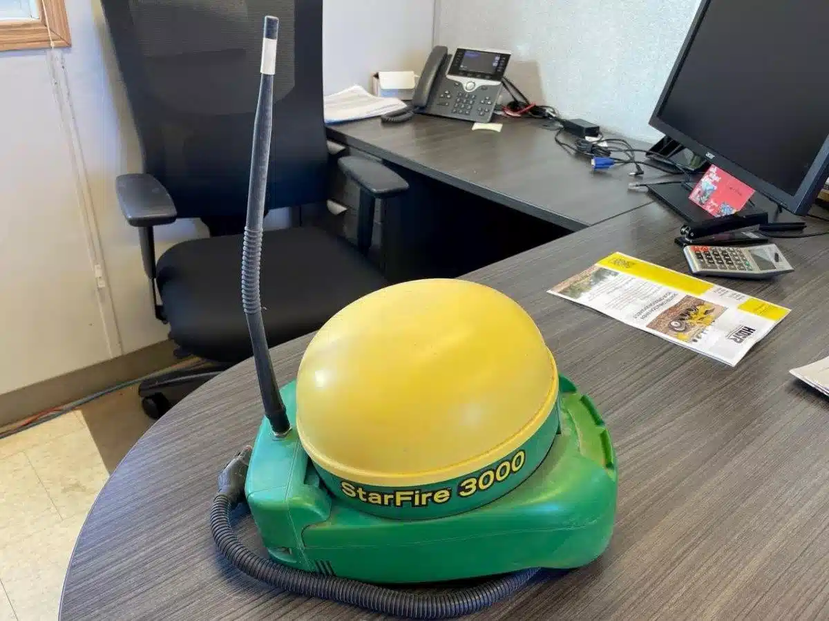 Gallery image 1 for Used 2022 John Deere STARFIRE 3000 GPS Receiver