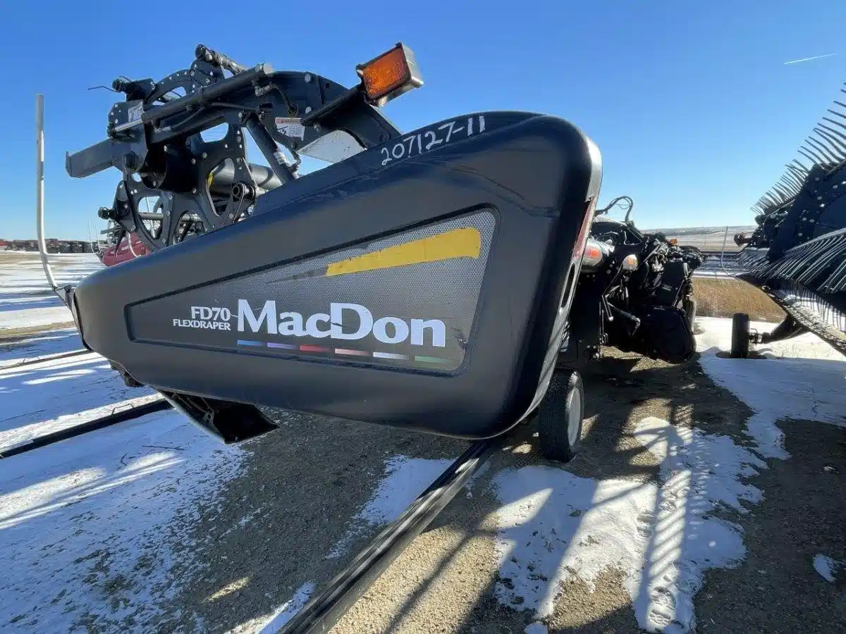 Gallery image 2 for Used 2011 MacDon FD70 Header - Draper